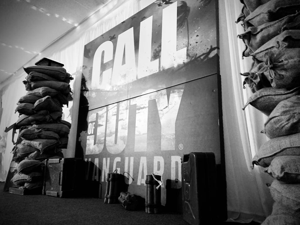 A black and white photo of a call of duty event.